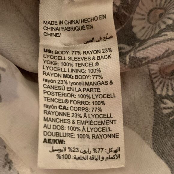 Chico’s Women’s Chambray Multicolor Button Down Long Sleeve Top Shirt Size 1/S - Picture 8 of 8